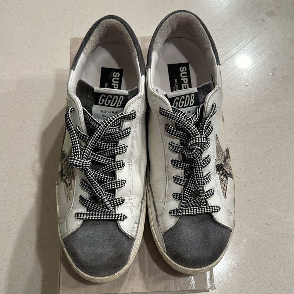 Size 42 Golden Goose Super-Star Classic, Grey python. - Picture 3 of 5